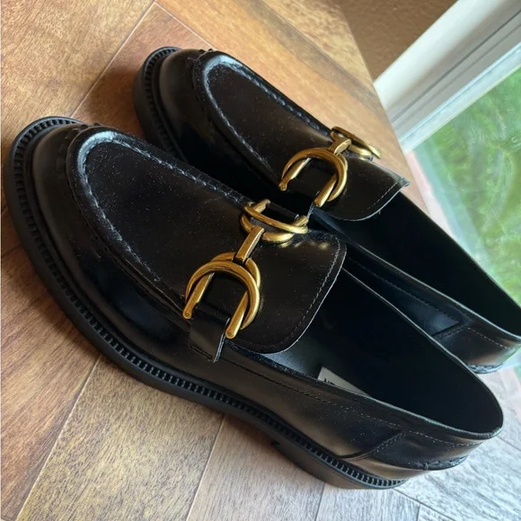 NEW Steve Madden Black and Gold Slip-On Loafers with Horsebit Detail - Picture 3 of 4
